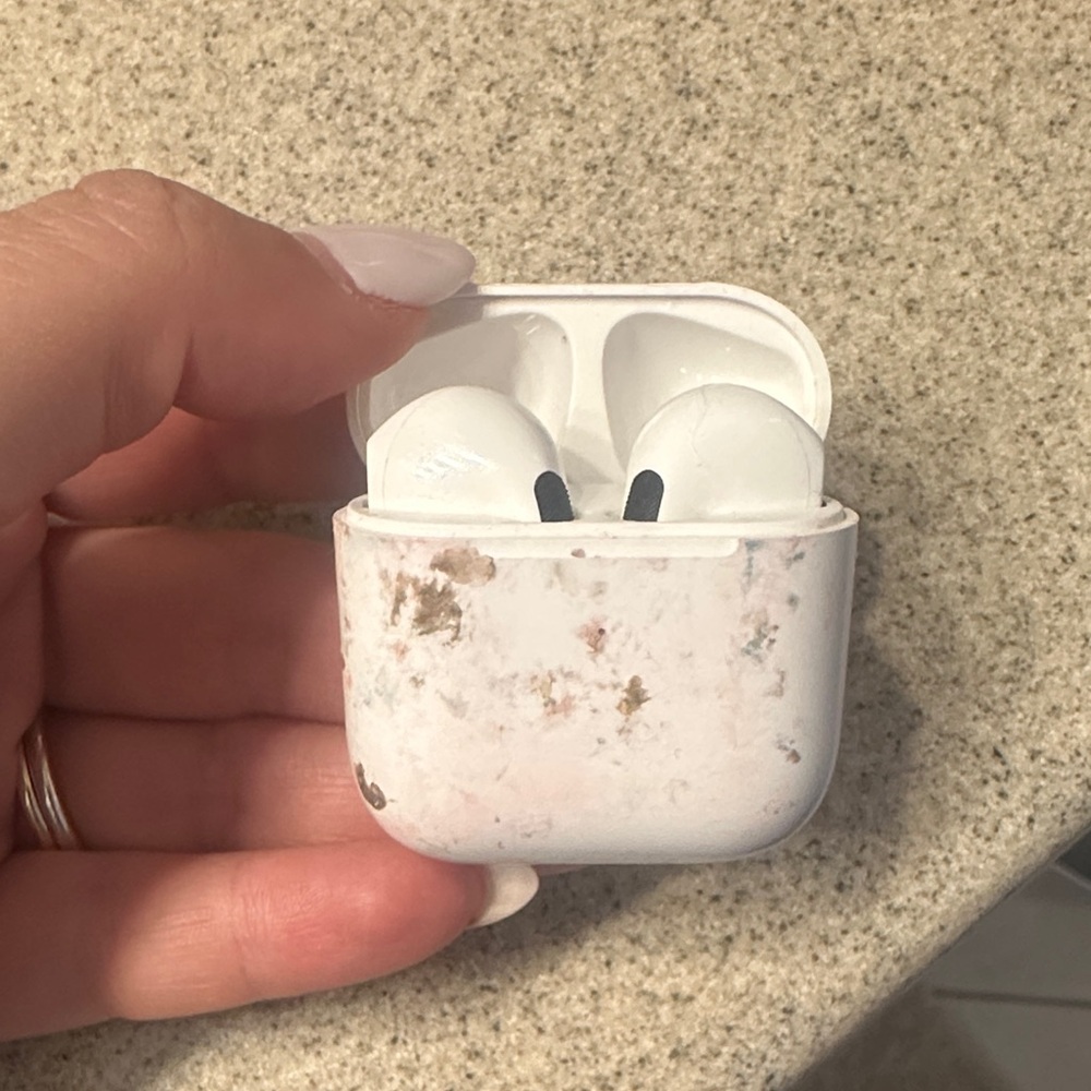Apple White Earbud Headphones
